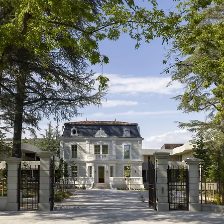 Hôtel Spa Restaurant Villa Castellane-3